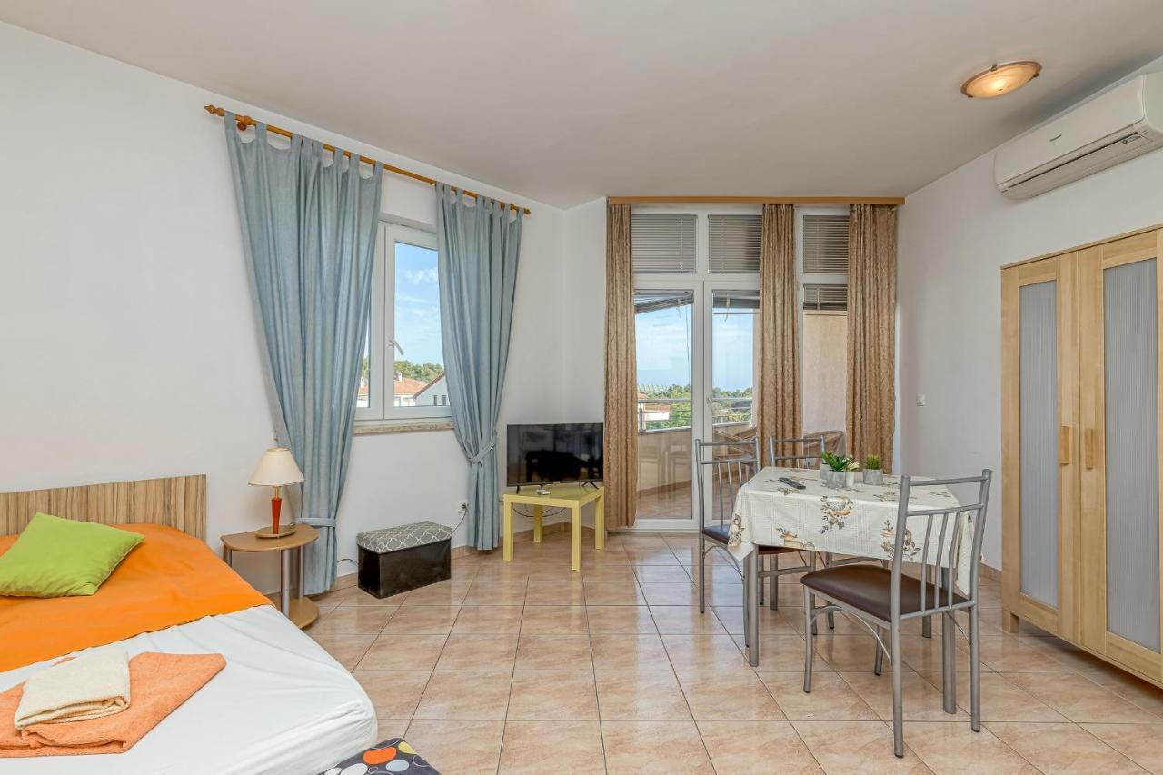 Sunrise Apartments Rovinj Extérieur photo