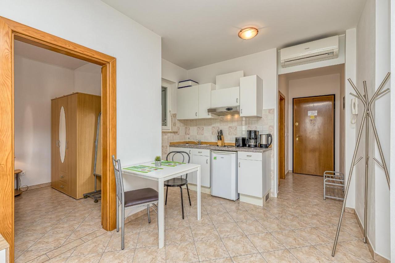 Sunrise Apartments Rovinj Extérieur photo